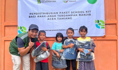 PKPA dan YSBI Perkuat Semangat Belajar Anak Terdampak Banjir melalui Bantuan Tas Sekolah Ramah Lingkungan